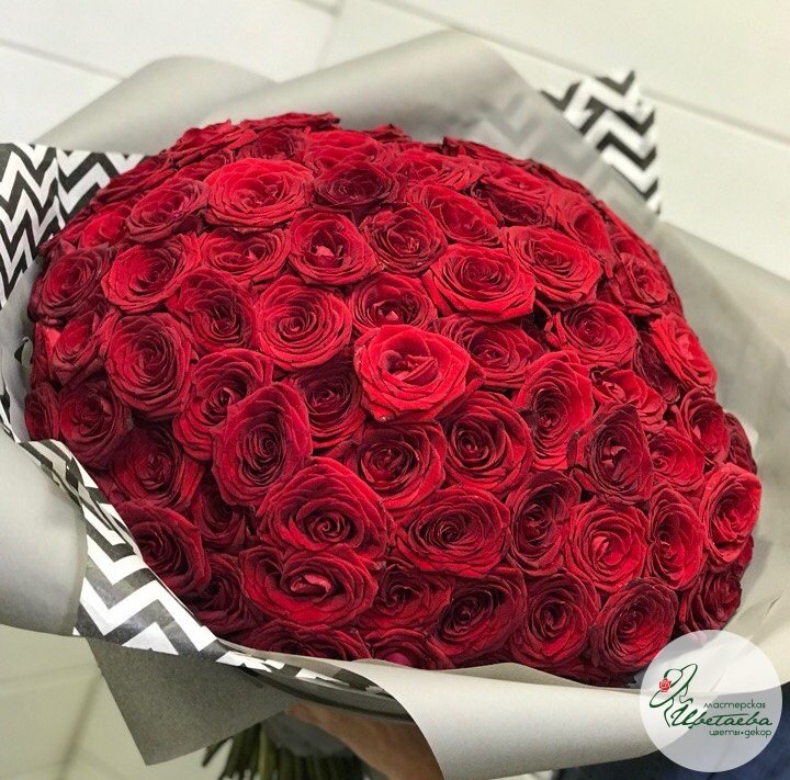 Букет из 101 элитной красной розы Эквадор