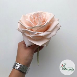 Искусственная роза кремовая