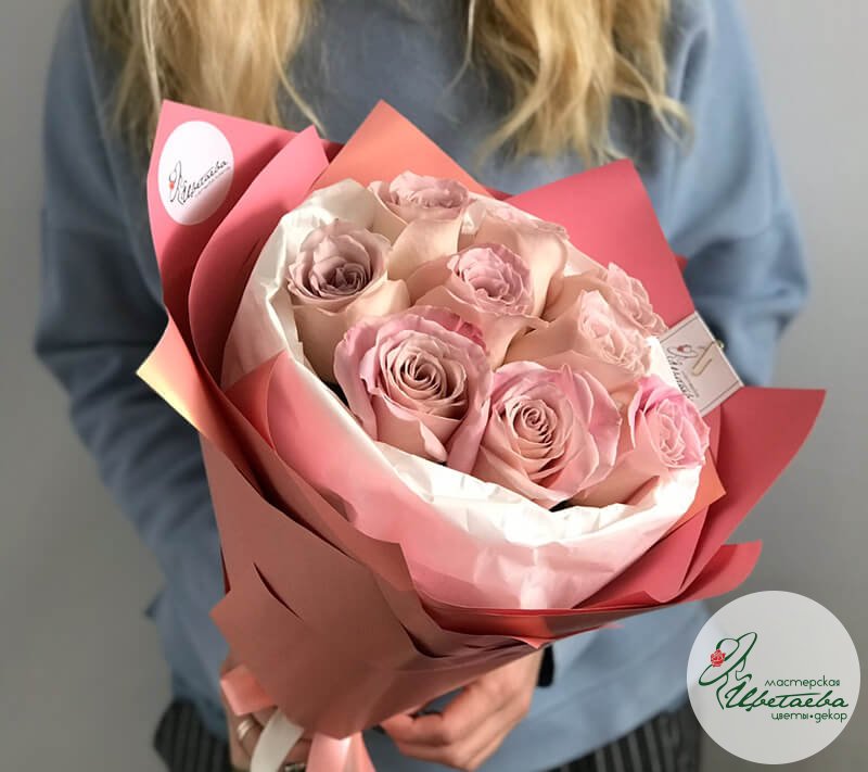 Букет из 9 нежно розовых роз
