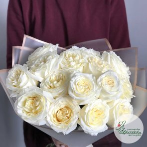 Букет из 15 белых пионовидных роз