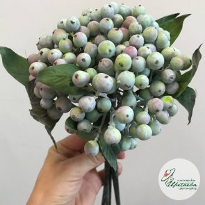 Большая искусственная гроздь зеленых ягод