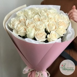 Большой букет белых роз - 25 шт