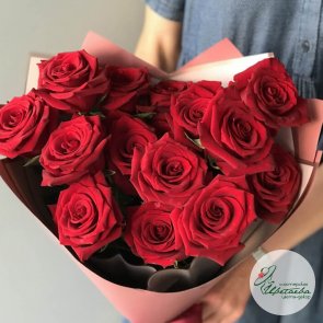Шикарный букет из 15 красных роз