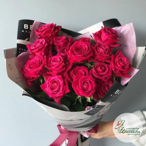 Букет из 17 роз сорта шангрила 