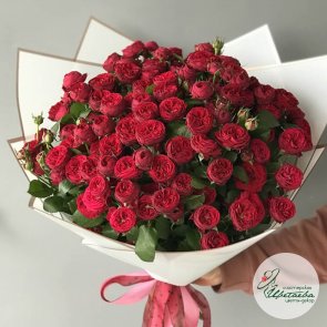 Большой букет из 25 кустовых роз