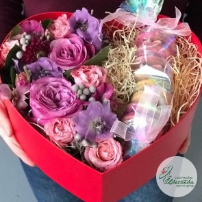 Цветы со сладостями на день учителя