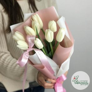 Букет из 9 белый тюльпанов