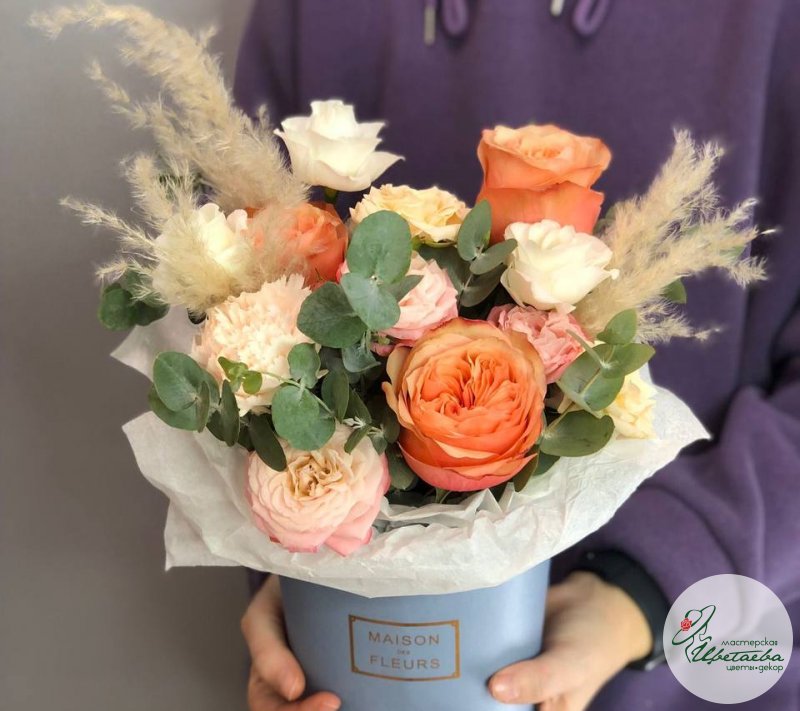 Цветочная композиция с пионовидными розами