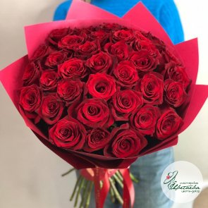 Букет из 35 красных эквадорских роз