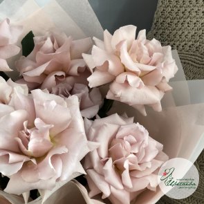 Нежный букет из 7 французских роз