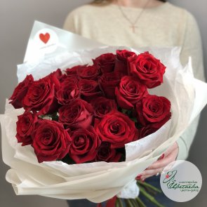25 красных роз для свидания