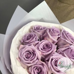 Букет из 9 лавандовых роз сорта Оушен Сонг