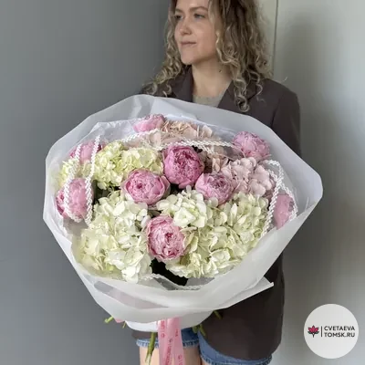 Розово-белый сюжет
