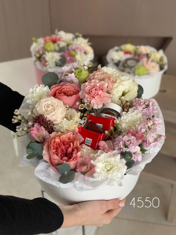 Цветочная композиция в спокойной подаче: в другой подаче